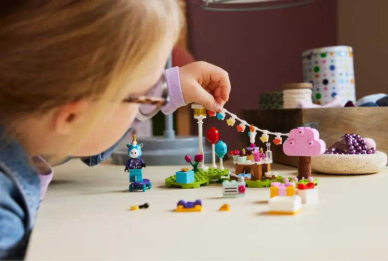 LEGO® Animal Crossing™ 77046 Julian's Birthday Party