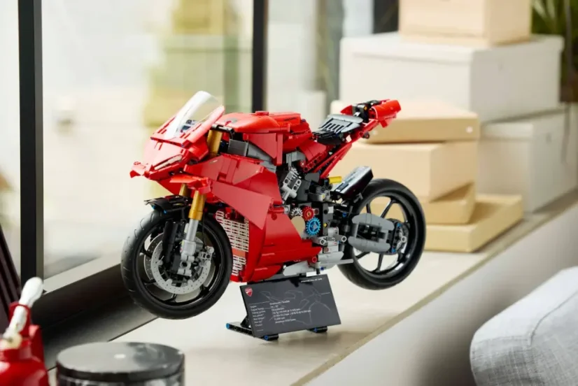LEGO® Technic 42202 Motocykel Ducati Panigale V4 S