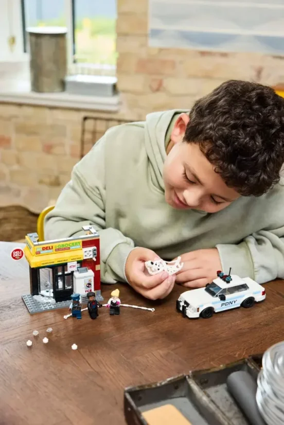 LEGO® Marvel 76311 Spider-Verse: Miles Morales vs. Flek