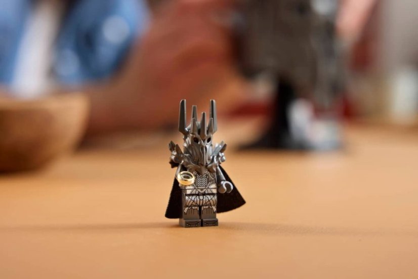 LEGO® Icons 11373 The Lord of the Rings: Sauron's Helmet