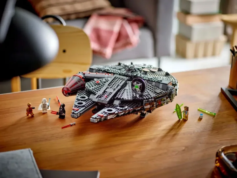 LEGO® Star Wars™ 75389 Temný Falcon