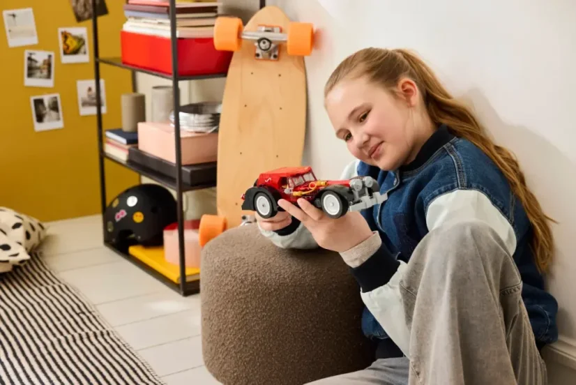 LEGO® Disney 43277 Cruella De Vil a jej auto