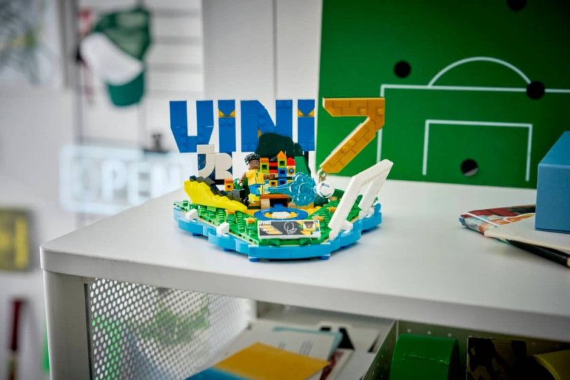 LEGO® Editions 43027 Vini Jr. – Hvězdné momenty fotbalu