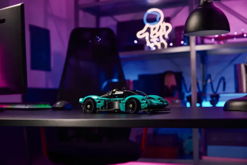 LEGO® Technic 42208 Aston Martin Valkyrie