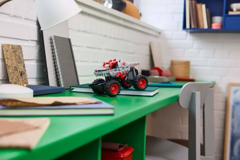 LEGO® Technic 42200 Monster Jam™ ThunderROARus™ s natahovacím motorem