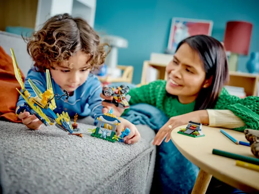 LEGO® NINJAGO® 71798 Nya a Arin - bitva na hřbetě dračího mláděte