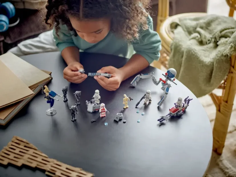 LEGO® Star Wars 75372 Zestaw bitewny z żołnierzem armii klonów™ i droidem bojowym™