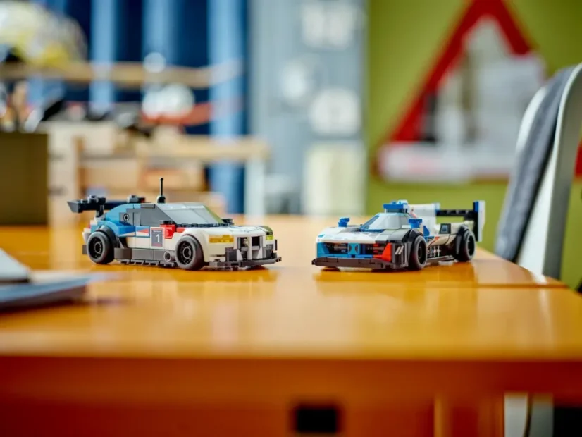 LEGO® Speed Champions 76922 BMW M4 GT3 a BMW M Hybrid V8