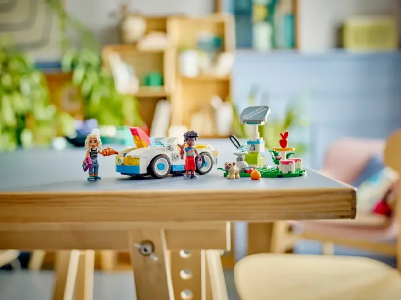 LEGO® Friends 42609 Elektromobil s nabíjačkou
