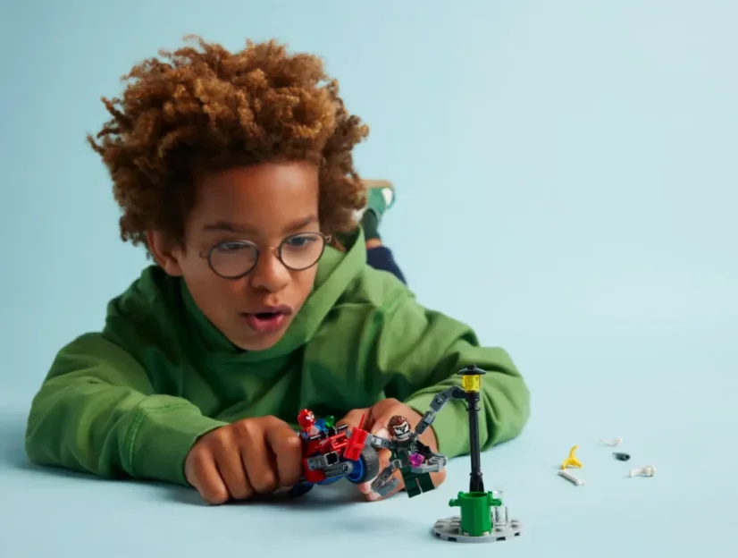 LEGO® Marvel 76275 Naháňačka na motorke: Spider-Man vs. Doc Ock