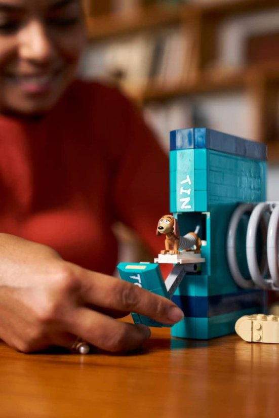 LEGO® Disney™ 43301 Knižní zarážky: Slinky z filmu Toy Story