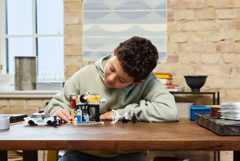 LEGO® Marvel 76311 Spider-Verse: Miles Morales vs. Flek