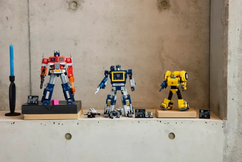 LEGO® Icons™ 10358 Transformers: Soundwave