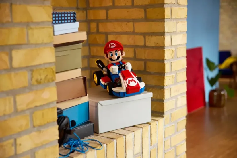 LEGO® Super Mario™ 72037 Mario Kart™ Mario a Standard Kart