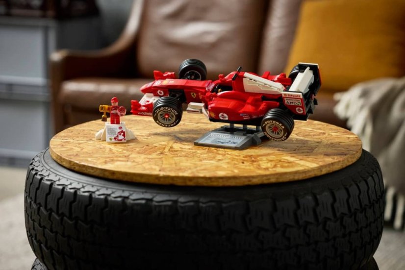 LEGO® ICONS 11375 Ferrari F2004 & Michael Schumacher