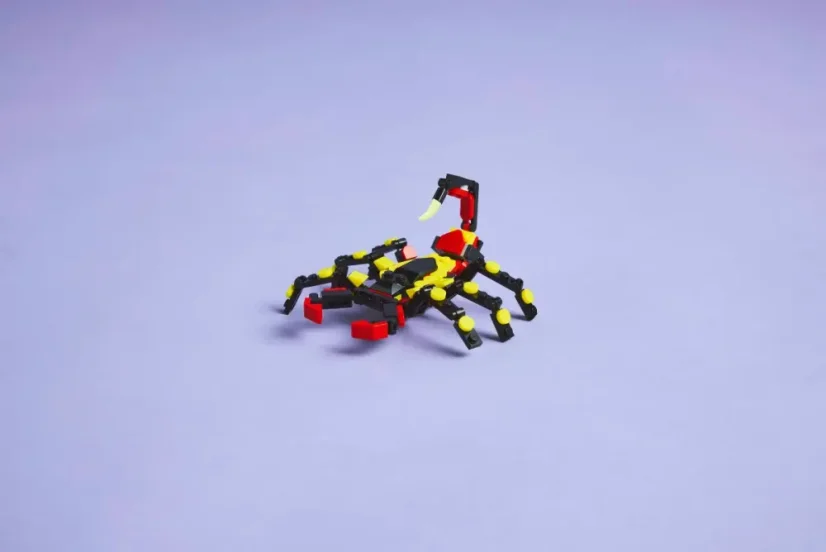 LEGO® Creator 31159 Divoká zvířata: Překvapivý pavouk