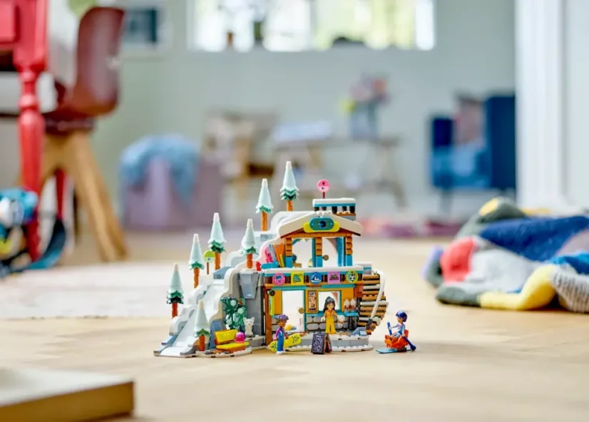 LEGO® Friends 41756 Lyžařský resort s kavárnou